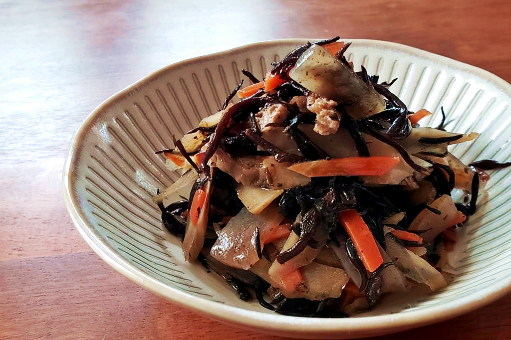 ひじきの煮物ごぼうこんにゃく入り